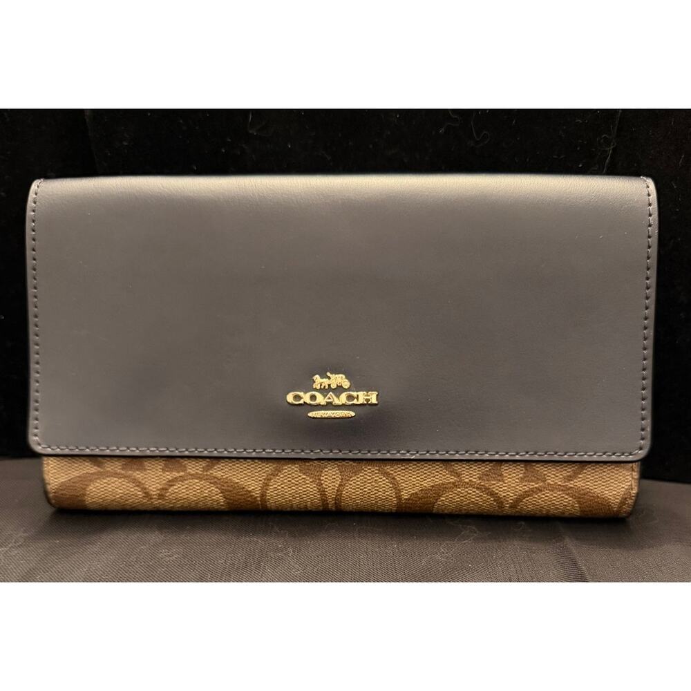 NWOT Glam Coach Trifold Wallet In Signature Canvas (Style No. 88024) from 2023